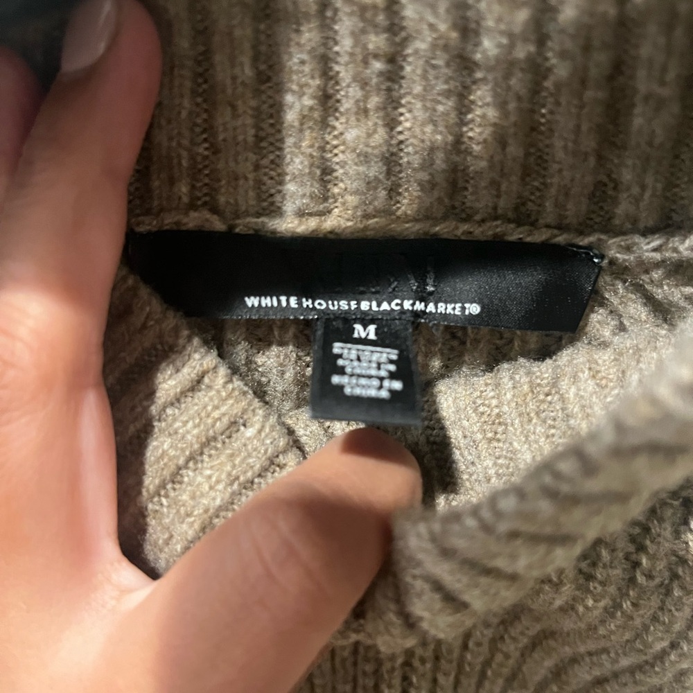 White House black market Women's Tan Cable Knit Sweater medium new - Picture 7 of 7